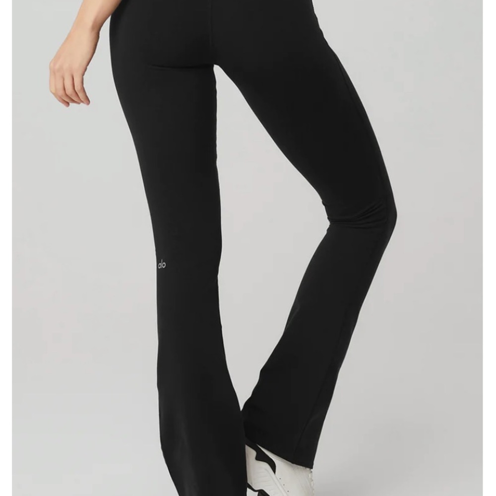 Alo Airbrush High-Waist Bootcut Legging. Black. Small. 4-6